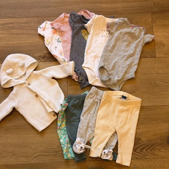 0-3 month baby girl bundle - Picture 2 of 2